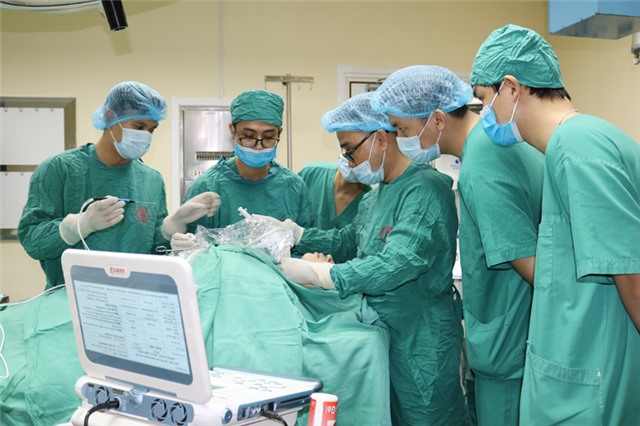 Bệnh viện Việt Nam - Thụy Điển Uông Bí: Lần đầu tiên điều trị u tuyến giáp bằng sóng cao tần