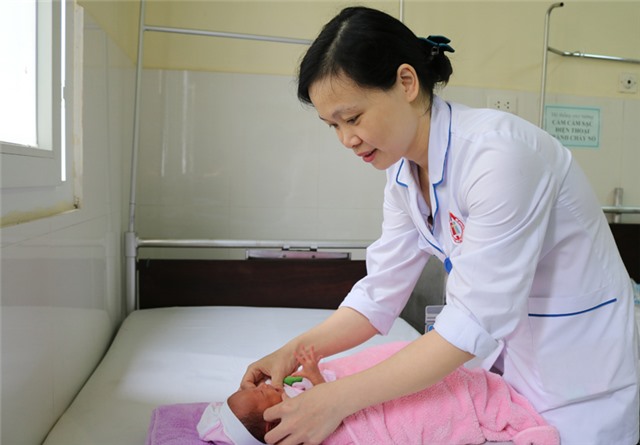 Bệnh viện Việt Nam - Thụy Điển Uông Bí: triển khai dịch vụ Chăm sóc trẻ sơ sinh toàn diện