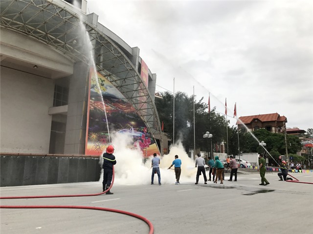 Phòng Cảnh sát PCCC số 4 - Trung tâm TT-VH thành phố: Tập huấn phòng cháy chữa cháy, cứu hộ cứu nạn