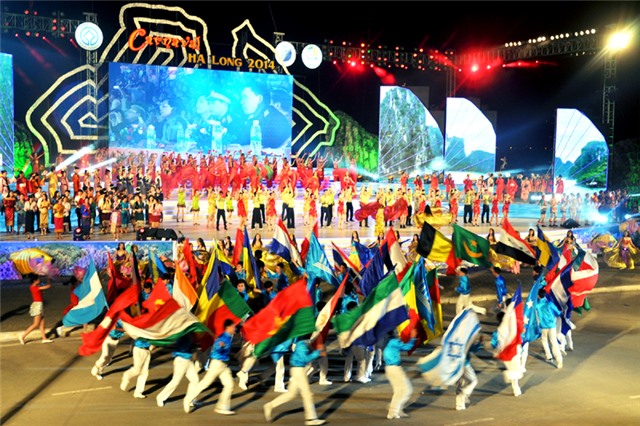 30/4, về Hạ Long xem carnaval "tái xuất" hoành tráng