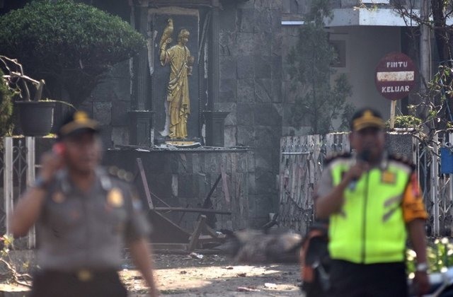 Indonesia: Đánh bom liên hoàn ba nhà thờ, 46 người thương vong