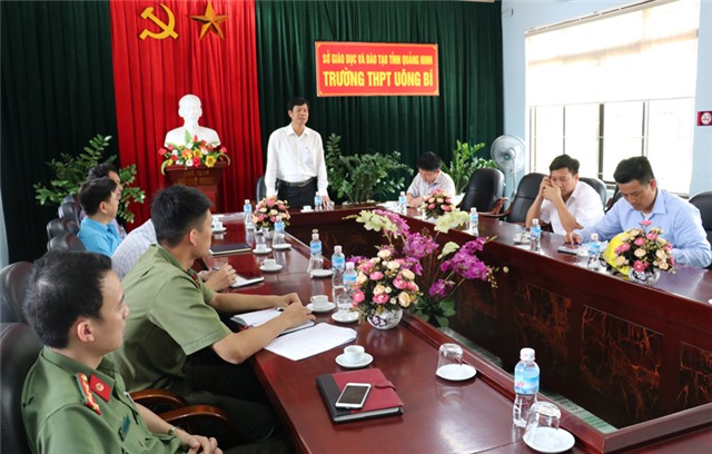 Đồng chí Phạm Tuấn Đạt, Phó Chủ tịch UBND thành phố kiểm tra công tác chuẩn bị thi THPT Quốc gia 2018