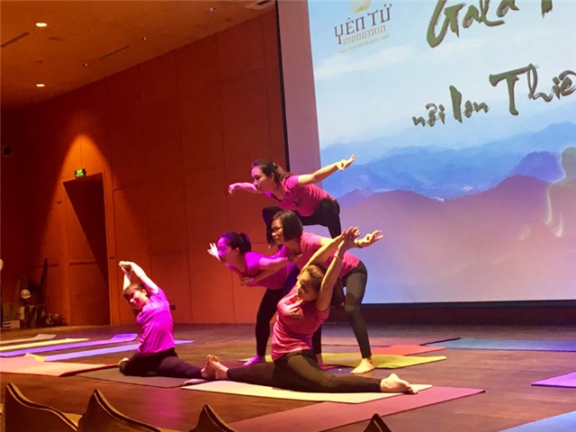 800 người tham gia Gala “Yoga nơi Non thiêng Yên Tử” 