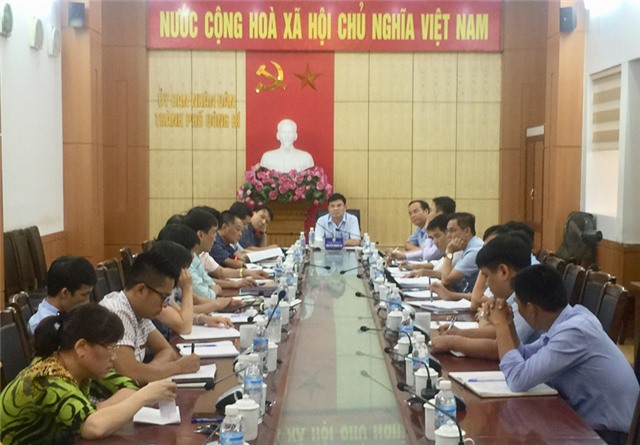 Đồng chí Nguyễn Mạnh Hà, Chủ tịch UBND thành phố làm việc với Văn phòng đăng ký quyền sử dụng đất 