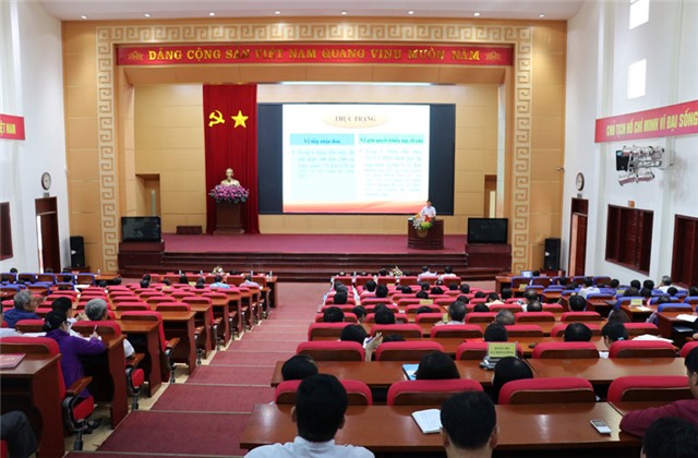 Hội nghị báo cáo viên tháng 7