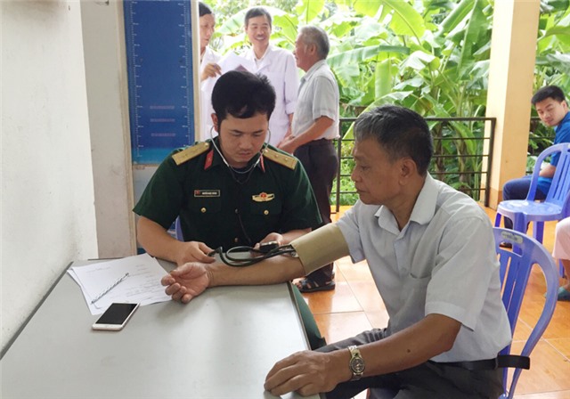 Ban CHQS TP Uông Bí với tháng tri ân