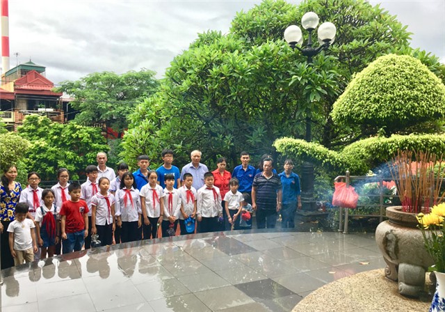 Thiếu nhi khu I, phường Yên Thanh báo công dâng Bác