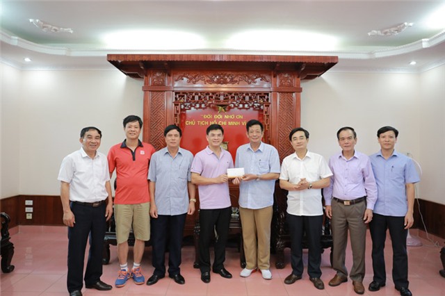 TP Uông Bí tặng huyện Hoành Bồ 200 triệu đồng để tôn tạo đình Trới