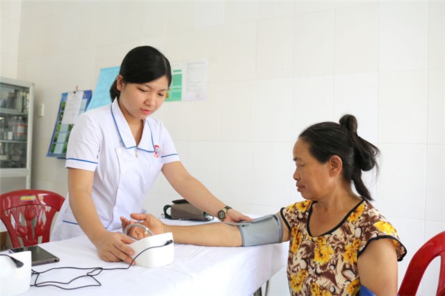 Hơn 300 người dân phường Phương Nam được khám, tư vấn sức khỏe miễn phí