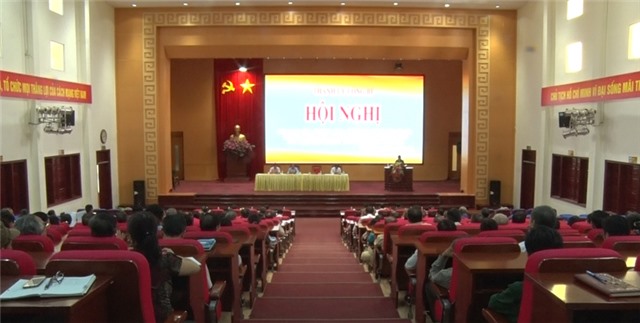 Thường trực Thành ủy giao ban với cán bộ thôn, khu kỳ giữa năm