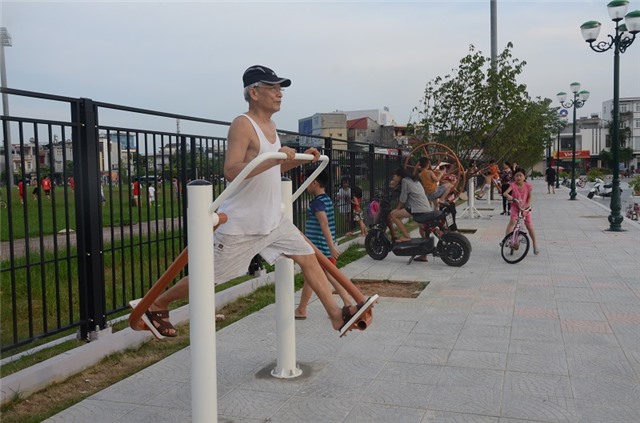 Cần nhân rộng lắp đặt dụng cụ TDTT miễn phí