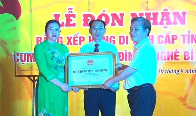 Đón Bằng xếp hạng Di tích lịch sử cấp tỉnh Cụm di tích Đình - Nghè Bí Giàng 