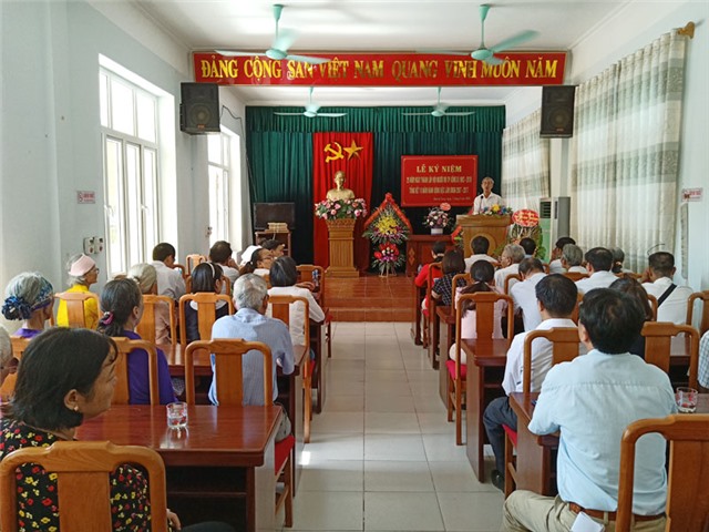 Hội Người mù thành phố Uông Bí: kỷ niệm 25 năm thành lập; tổng kết 10 năm chương trình hành động việc làm, xoá đói giảm nghèo