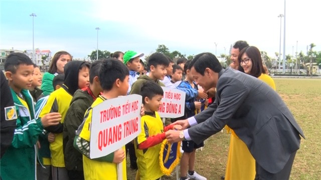 Khai mạc Giải bóng đá thiếu niên, nhi đồng thành phố Uông Bí lần thứ 22 