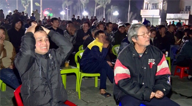 Cổ động viên TP Uông Bí tự hào về những chiến binh quả cảm