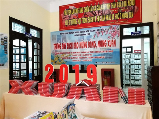 Thư viện thành phố Uông Bí trưng bày, giới thiệu sách, báo Xuân 2019 