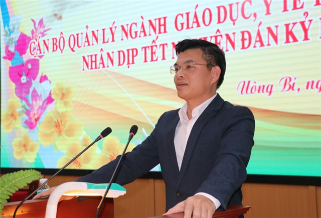 Thành phố gặp mặt cán bộ quản lý ngành giáo dục, y tế 