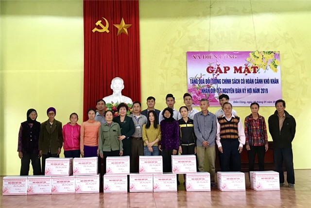 Xã Điền Công gặp mặt, tặng quà Tết đối tượng chính sách