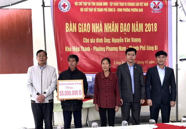 Bàn giao nhà nhân đạo tại phường Phương Nam