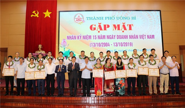 TP Uông Bí: Gặp mặt kỷ niệm Ngày Doanh nhân Việt Nam 