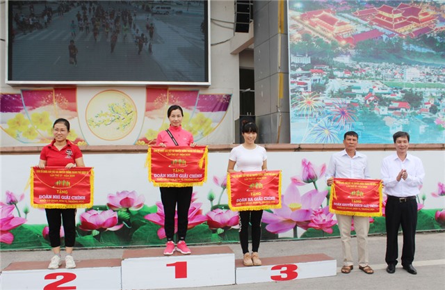 Bế mạc, trao giải Giải Việt dã truyền thống TP Uông Bí lần thứ 27 