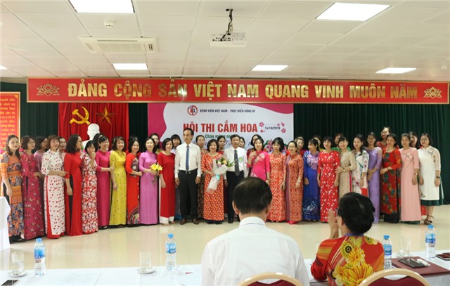Bệnh viện Việt Nam - Thụy Điển Uông Bí: Hội thi cắm hoa chào mừng ngày Phụ nữ Việt Nam 