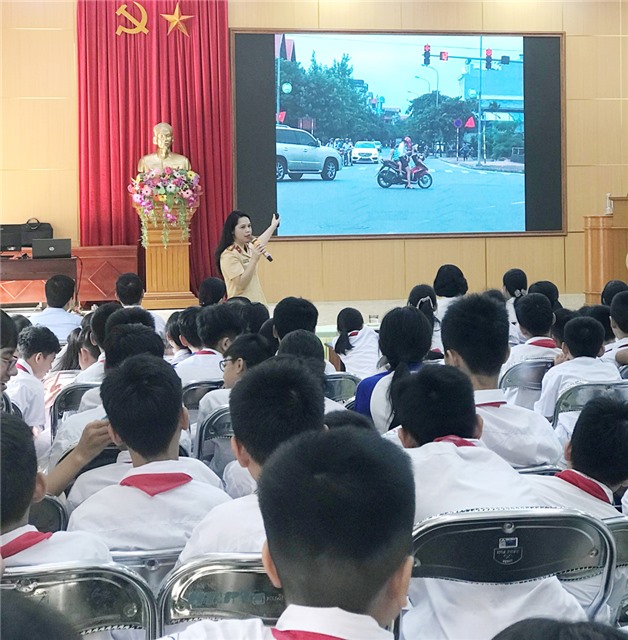 Phường Trưng Vương: Tuyên truyền Luật Giao thông đường bộ, Luật phòng, chống tác hại của rượu, bia