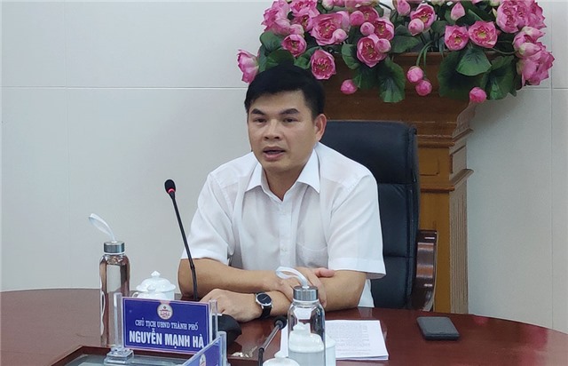 UBND thành phố giao ban thường kỳ