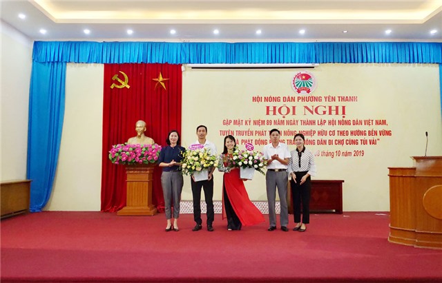 Hội Nông dân phường Yên Thanh phát động phong trào nông dân đi chợ cùng túi vải