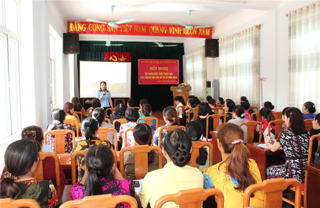 Tập huấn kiến thức pháp luật cho cán bộ hội phụ nữ Uông Bí