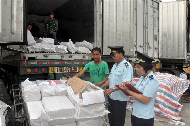 Tăng cường đấu tranh chống buôn lậu, gian lận thương mại những tháng cuối năm