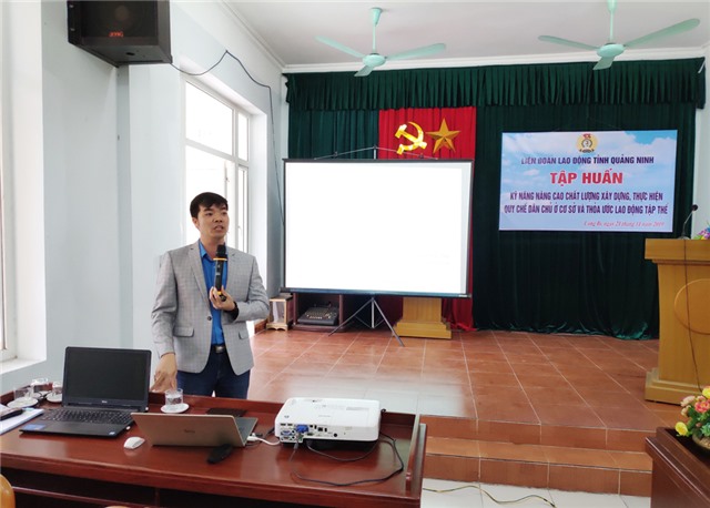 Tập huấn kỹ năng xây dựng, thực hiện quy chế dân chủ ở cơ sở và thỏa ước lao động tập thể
