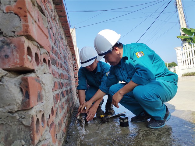 Đã khắc phục xong sự cố đường ống nước tại xã Điền Công