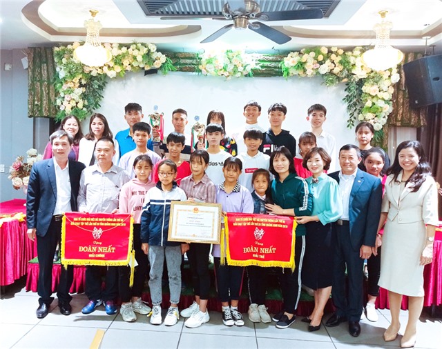 Gặp mặt, khen thưởng Đội tuyển Việt dã thành phố vô địch Giải Việt dã truyền thống tỉnh Quảng Ninh lần thứ 49 