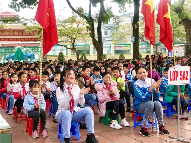 Nói chuyện truyền thống tại Trường Tiểu học và THCS Nam Khê