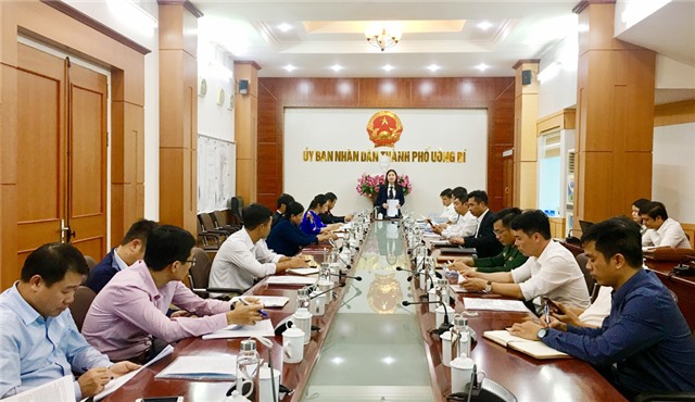 Kỳ họp thứ 13, HĐND TP Uông Bí khóa XIX: Sôi nổi phiên thảo luận tổ