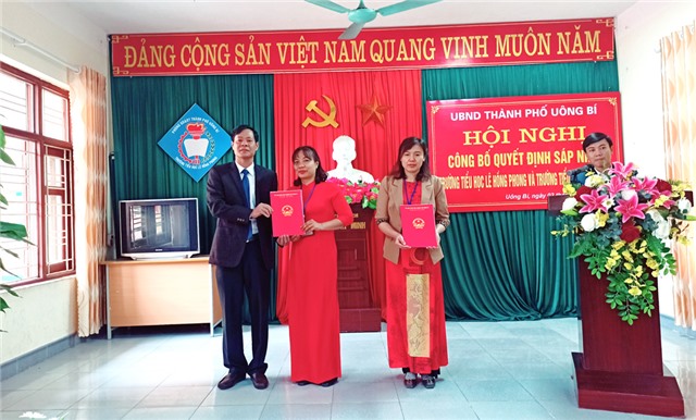 Công bố quyết định sáp nhập Trường Tiểu học Lê Văn Tám và Lê Hồng Phong