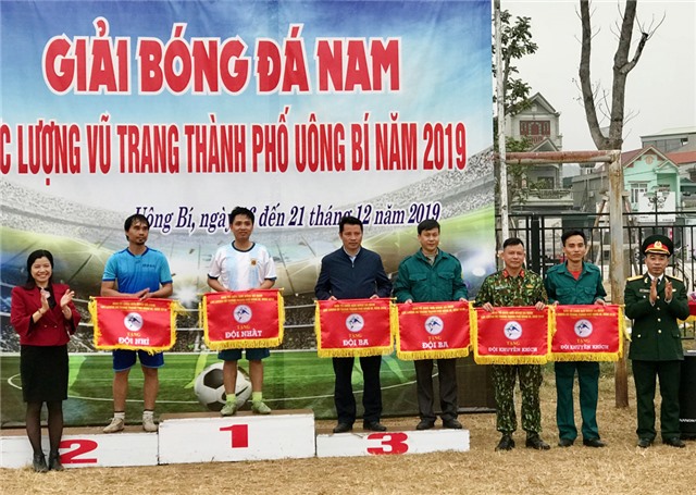 Bế mạc giải bóng đá nam lực lượng vũ trang TP Uông Bí