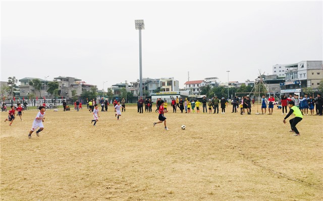 Khai mạc giải bóng đá học sinh Tiểu học và Trung học cơ sở