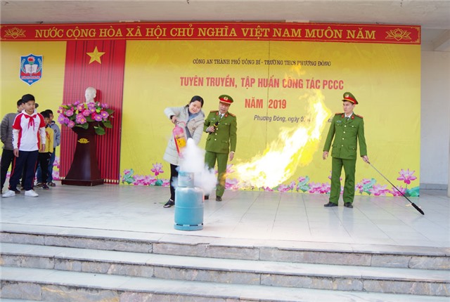 Tuyên truyền PCCC tại Trường THCS Phương Đông