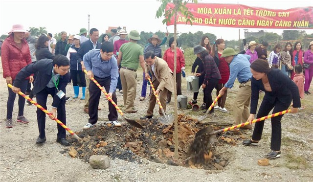 Hưởng ứng Tết trồng cây, phường Phương Đông trồng hơn 1.000 cây xanh