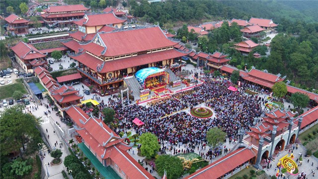 Khai hội chùa Ba Vàng 2019