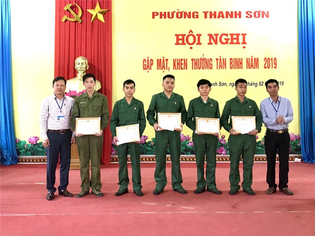 Phường Thanh Sơn gặp mặt tân binh lên đường nhập ngũ 