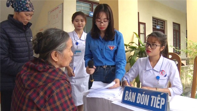 Gần 200 người được khám và cấp thuốc miễn phí trong Ngày hội Thầy thuốc trẻ làm theo lời Bác 