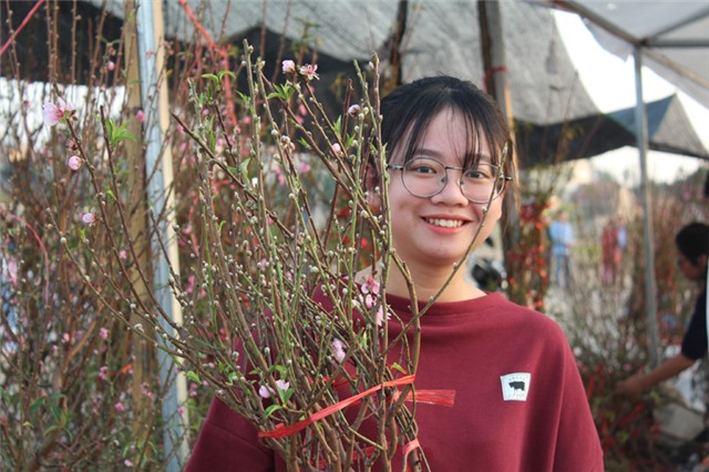 Rộn ràng chợ hoa xuân Uông Bí