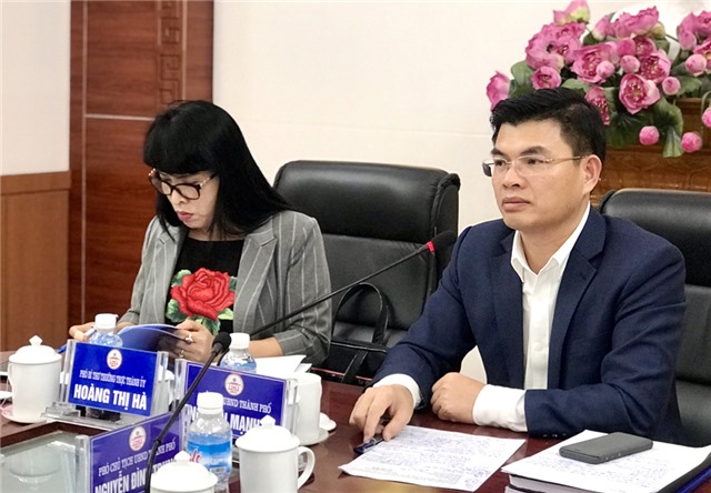 UBND thành phố giao ban thường kỳ