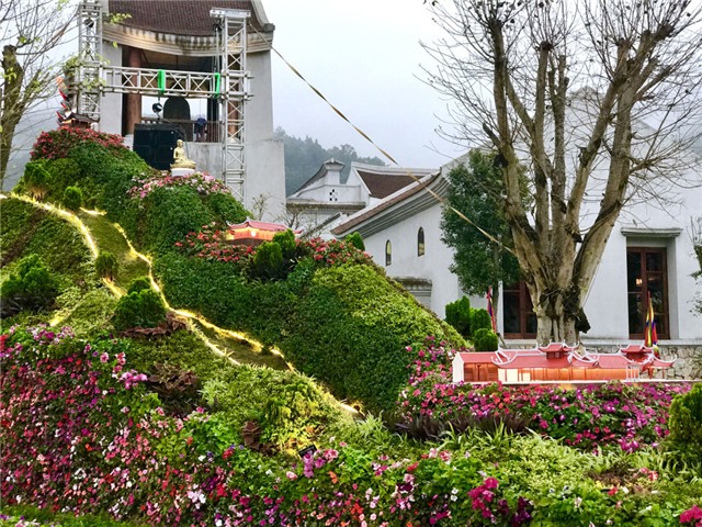 Độc đáo mô hình hoa lập thể núi Yên Tử tại Lễ hội Hoa Anh Đào - Mai Vàng Yên Tử 2019 