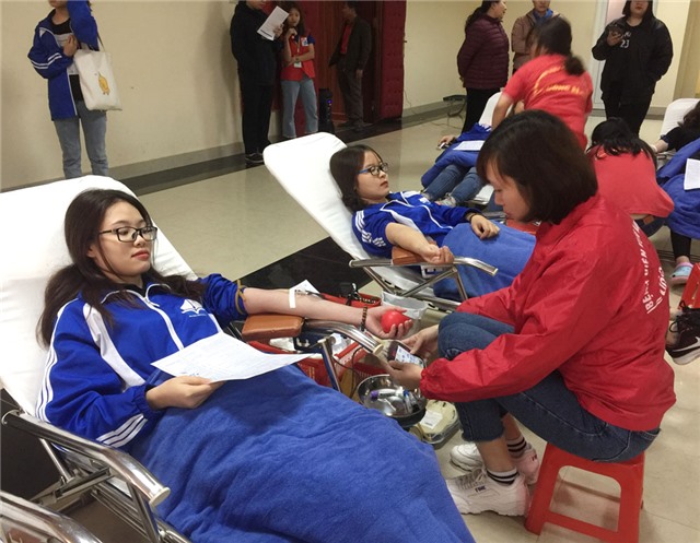 400 tình nguyện viên tham gia chương trình Ngày chủ nhật đỏ lần thứ 3 