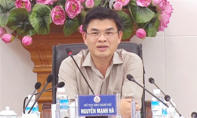 UBND thành phố giao ban công tác 