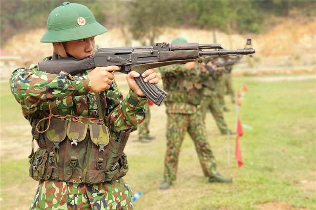 Trung đoàn 244: Kiểm tra bắn đạn thật cho 135 chiến sĩ mới